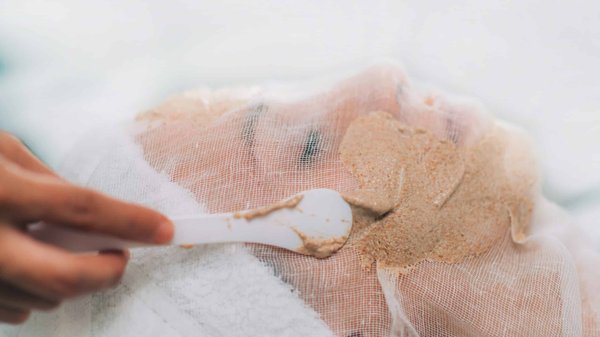 ¿Cómo acostumbrar a mi gato a usar una fuente de agua?